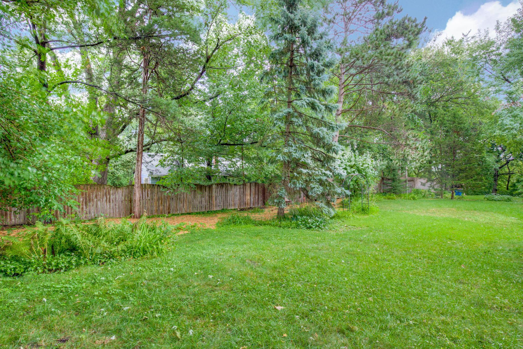 14820 Glendale Road Minnetonka, MN 55345 - Photo 5 of 27 Gallery Image 5