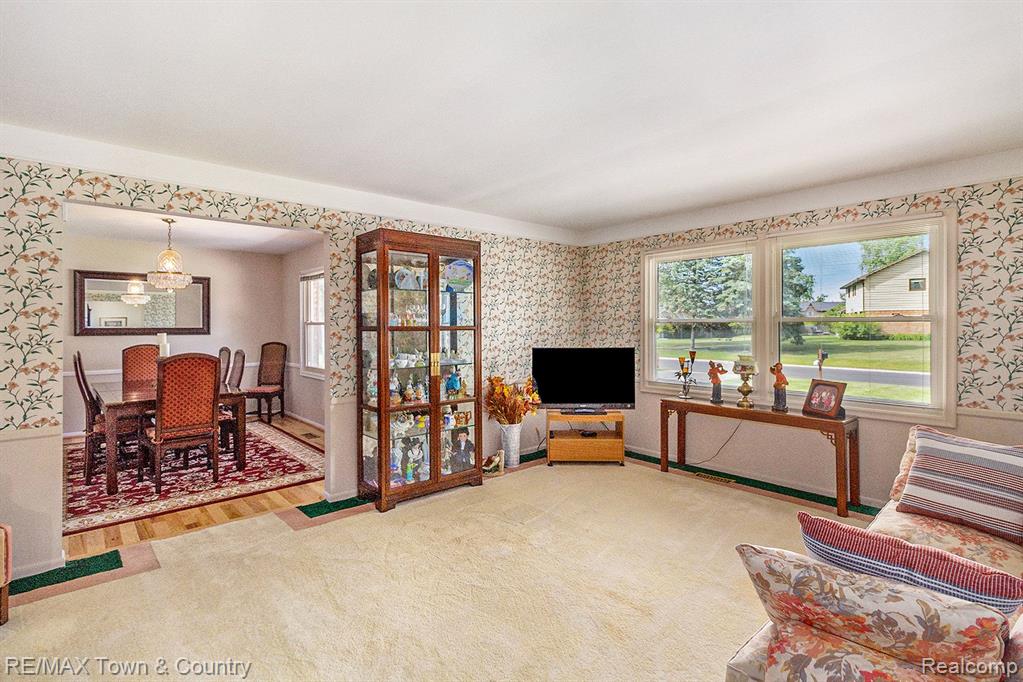6170 Kings Scepter Road Grand Blanc, MI 48439 - Photo 4 of 34