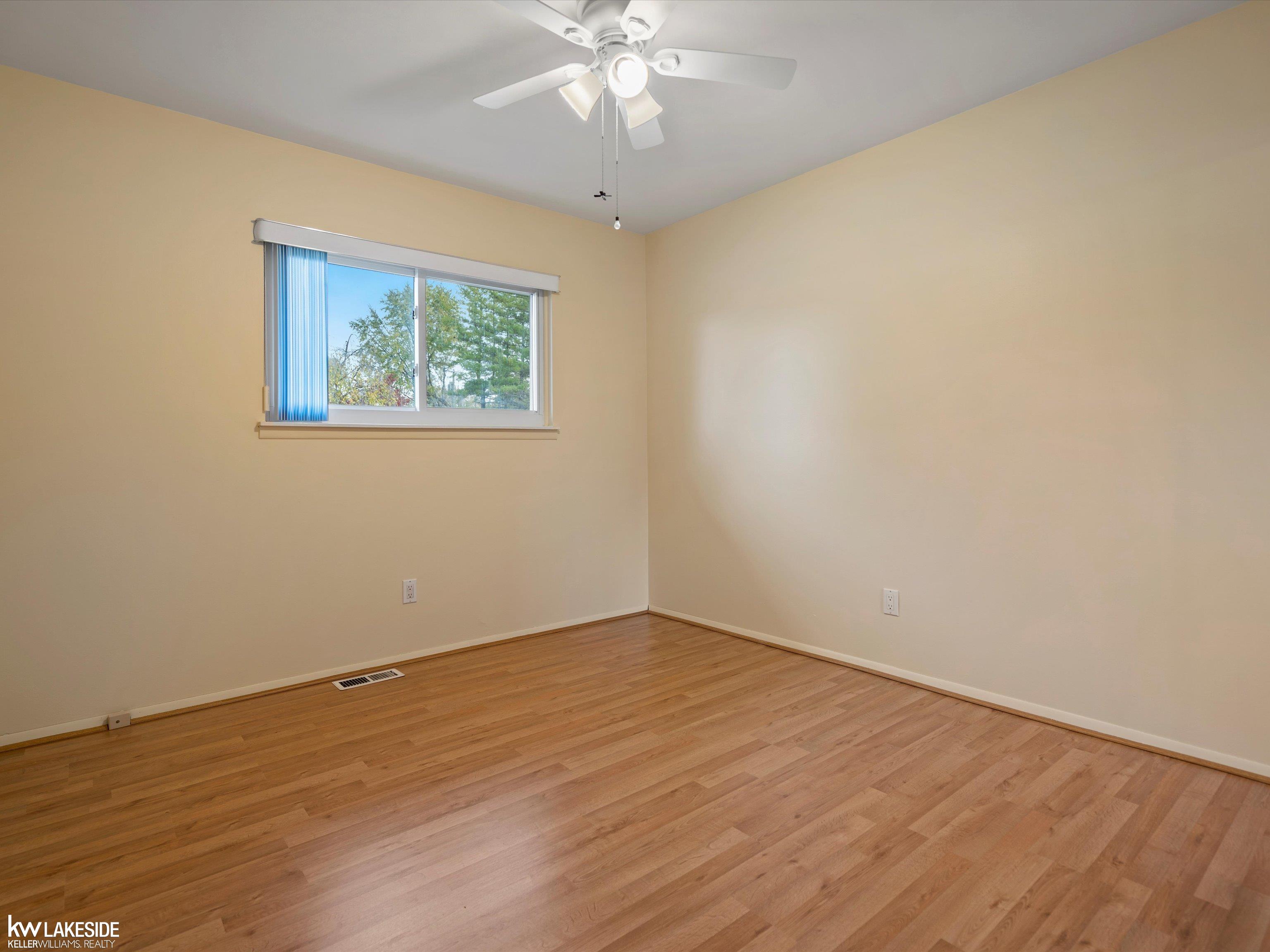 24154 Ramsgate Street Clinton Township, MI 48035 - Photo 10 of 23 50127381-9.JPG
