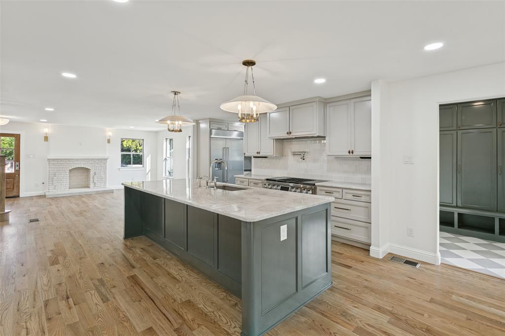 1821 Warner Road Fort Worth, TX 76110 - Photo 7 of 25 Gallery Image 7