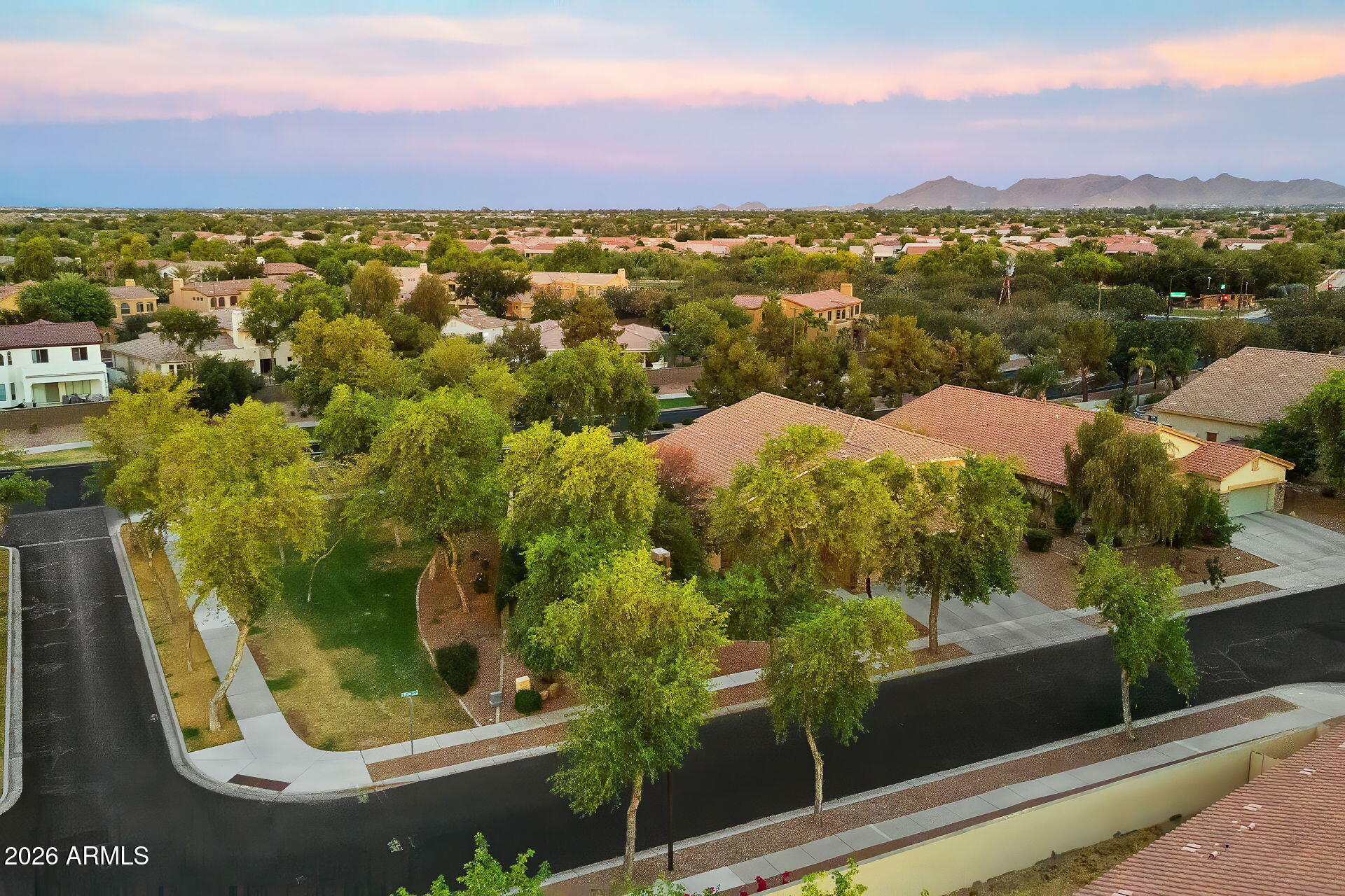 4725 South Rim Road Gilbert, AZ 85297 - Photo 56 of 81 7-web-or-mls-4725 S Rim Rd-7
