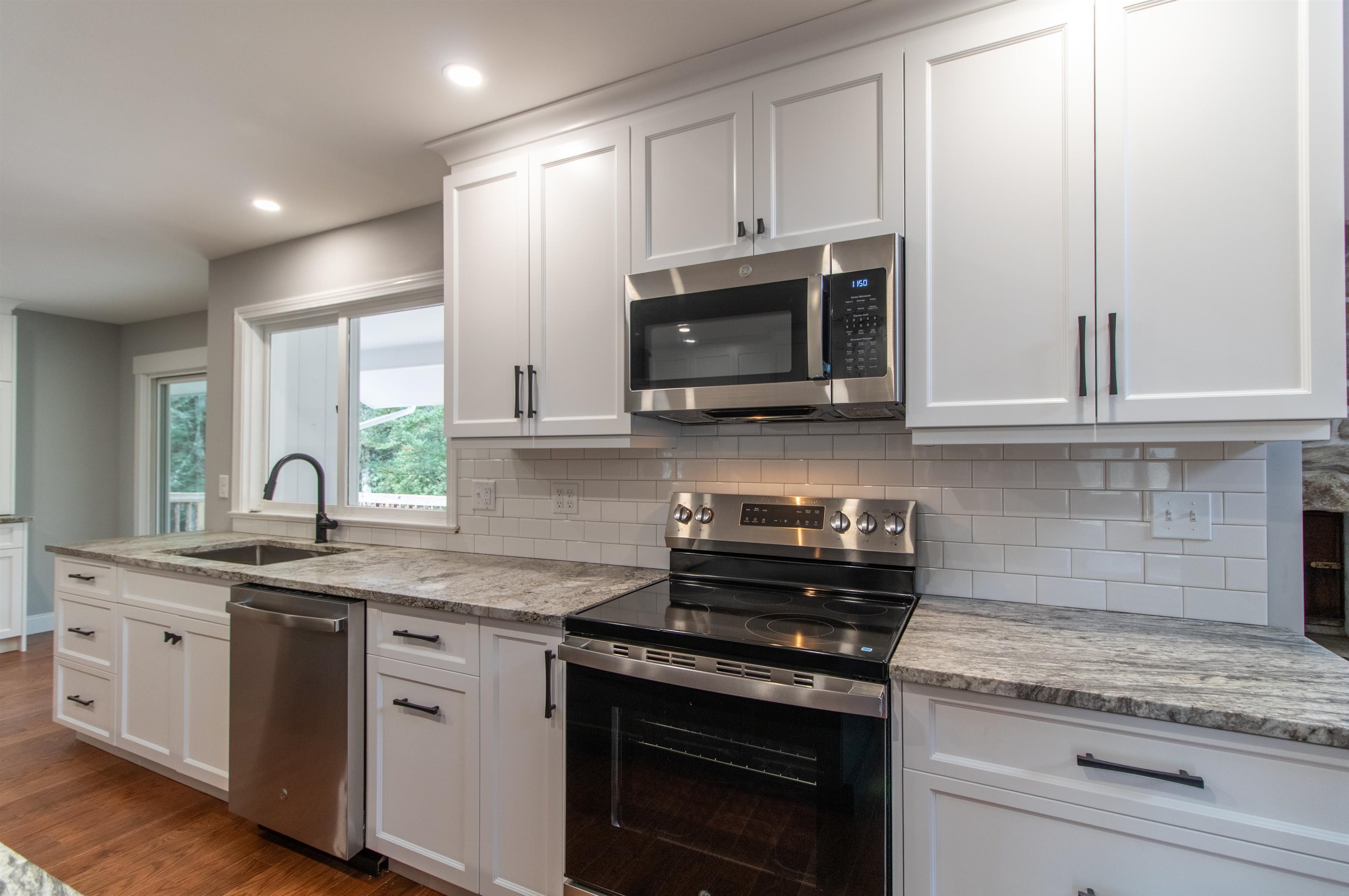 742 Highland Avenue Newport, VT 05855 - Photo 3 of 60