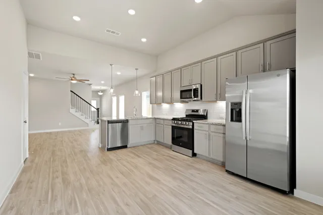 $2,550 | 21667 Wave Holw Drive, Cypress, TX 77433