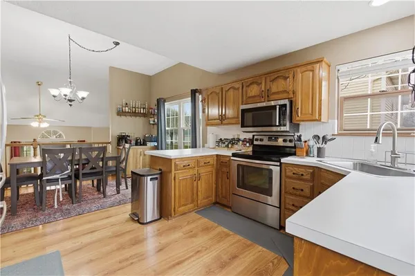 $475,000 | 1181 East Meadow Lane, Olathe, KS 66062
