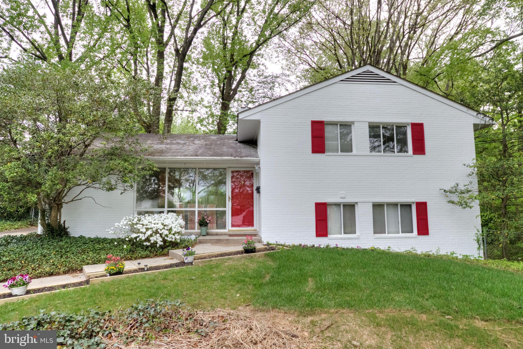5514 Ivor Street Springfield, VA 22151 - Photo 1 of 23 Exterior