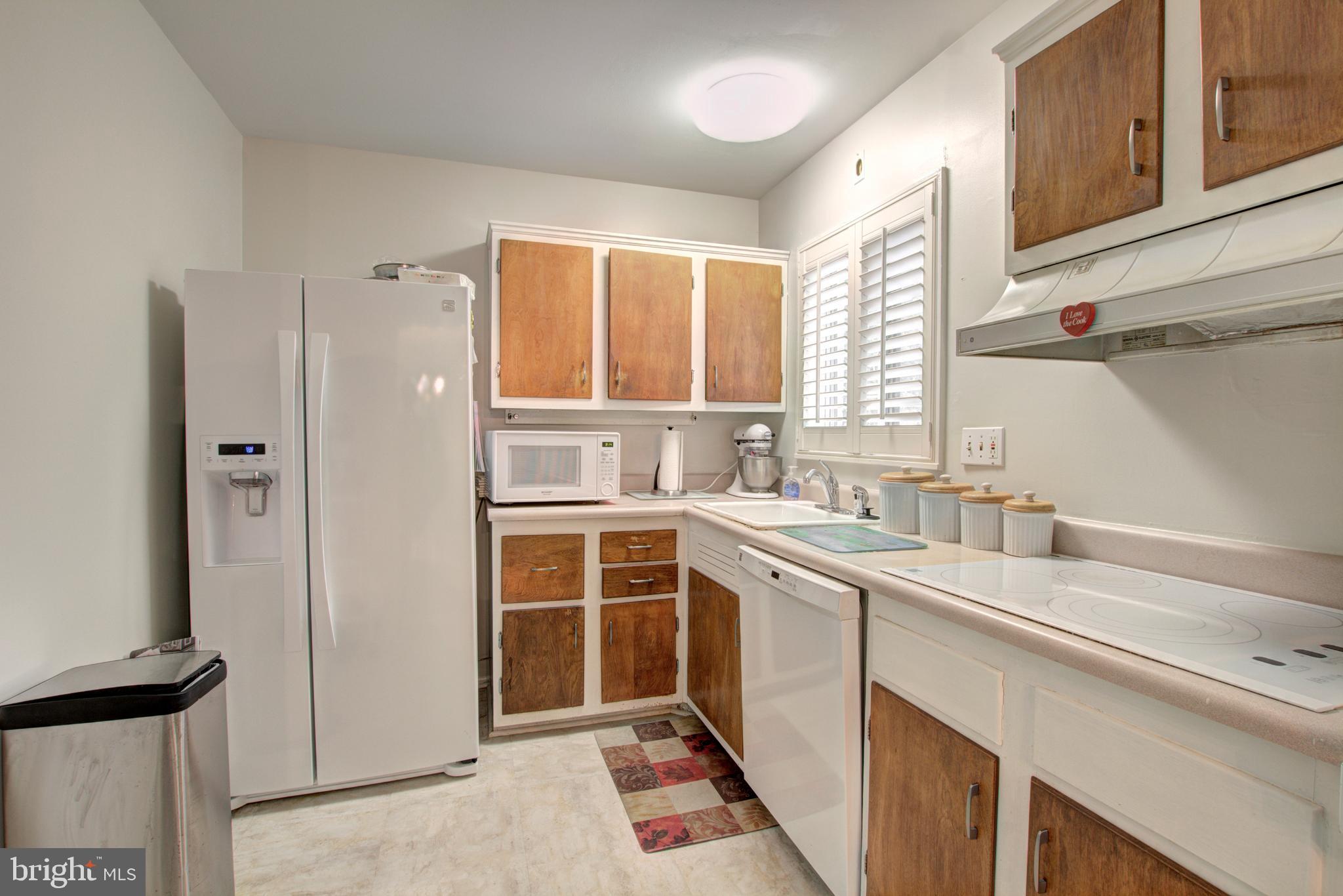 5514 Ivor Street Springfield, VA 22151 - Photo 14 of 23 Kitchen