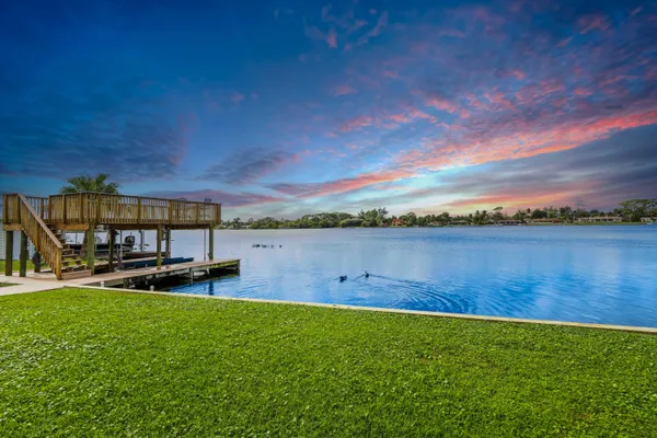 $1,699,000 | 2097 Circle Pl Drive, Lake Worth, FL 33462