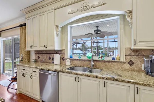 $1,699,000 | 2097 Circle Pl Drive, Lake Worth, FL 33462