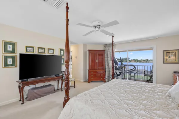 $1,699,000 | 2097 Circle Pl Drive, Lake Worth, FL 33462