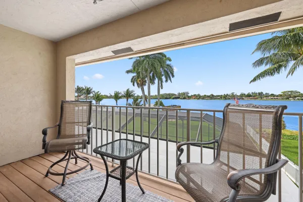 $1,699,000 | 2097 Circle Pl Drive, Lake Worth, FL 33462