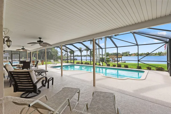 $1,699,000 | 2097 Circle Pl Drive, Lake Worth, FL 33462