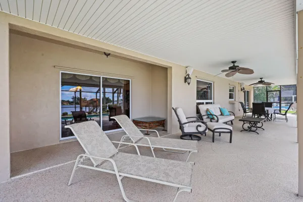 $1,699,000 | 2097 Circle Pl Drive, Lake Worth, FL 33462