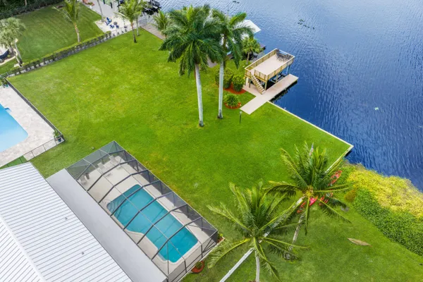 $1,699,000 | 2097 Circle Pl Drive, Lake Worth, FL 33462