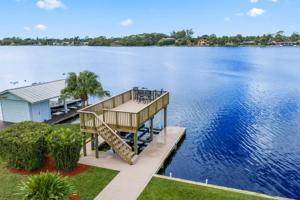 $1,699,000 | 2097 Circle Pl Drive, Lake Worth, FL 33462