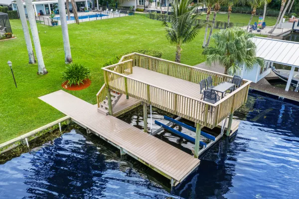 $1,699,000 | 2097 Circle Pl Drive, Lake Worth, FL 33462