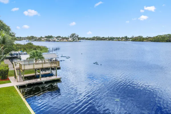 $1,699,000 | 2097 Circle Pl Drive, Lake Worth, FL 33462