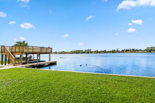 $1,699,000 | 2097 Circle Pl Drive, Lake Worth, FL 33462