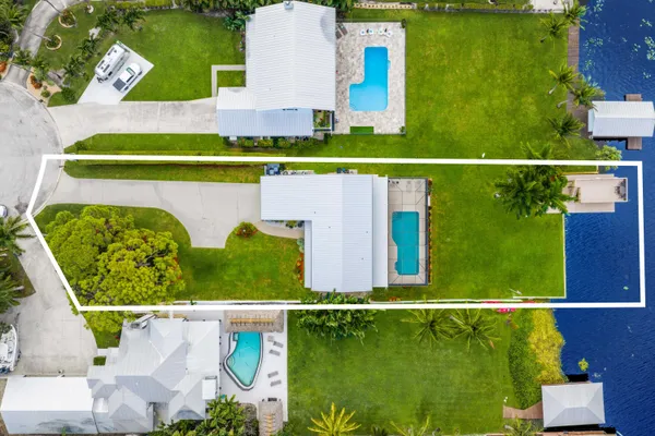 $1,699,000 | 2097 Circle Pl Drive, Lake Worth, FL 33462