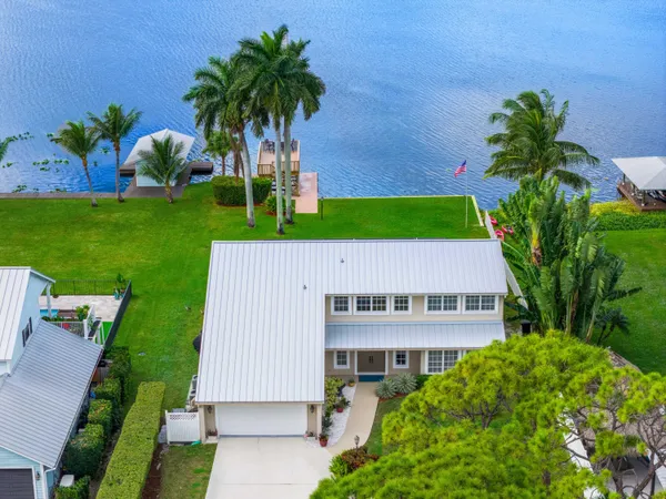 $1,699,000 | 2097 Circle Pl Drive, Lake Worth, FL 33462
