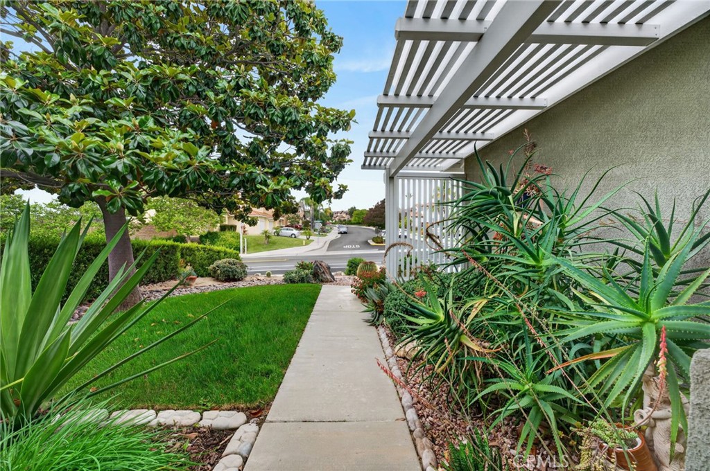 39532 Seraphina Road Temecula, CA 92591 - Photo 8 of 59