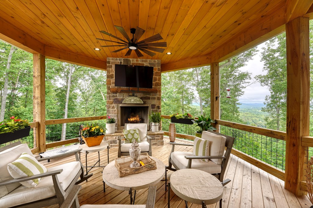 514 Winding Ridge Blairsville, GA 30512 - Photo 3 of 125 Gallery Image 3