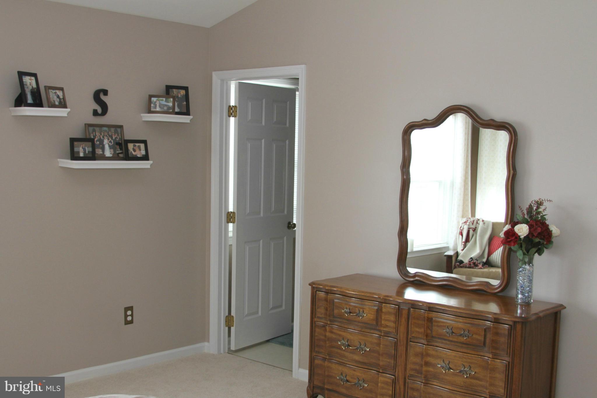 42853 Golf View Drive Chantilly, VA 20152 - Photo 14 of 16 Bedroom (Master)