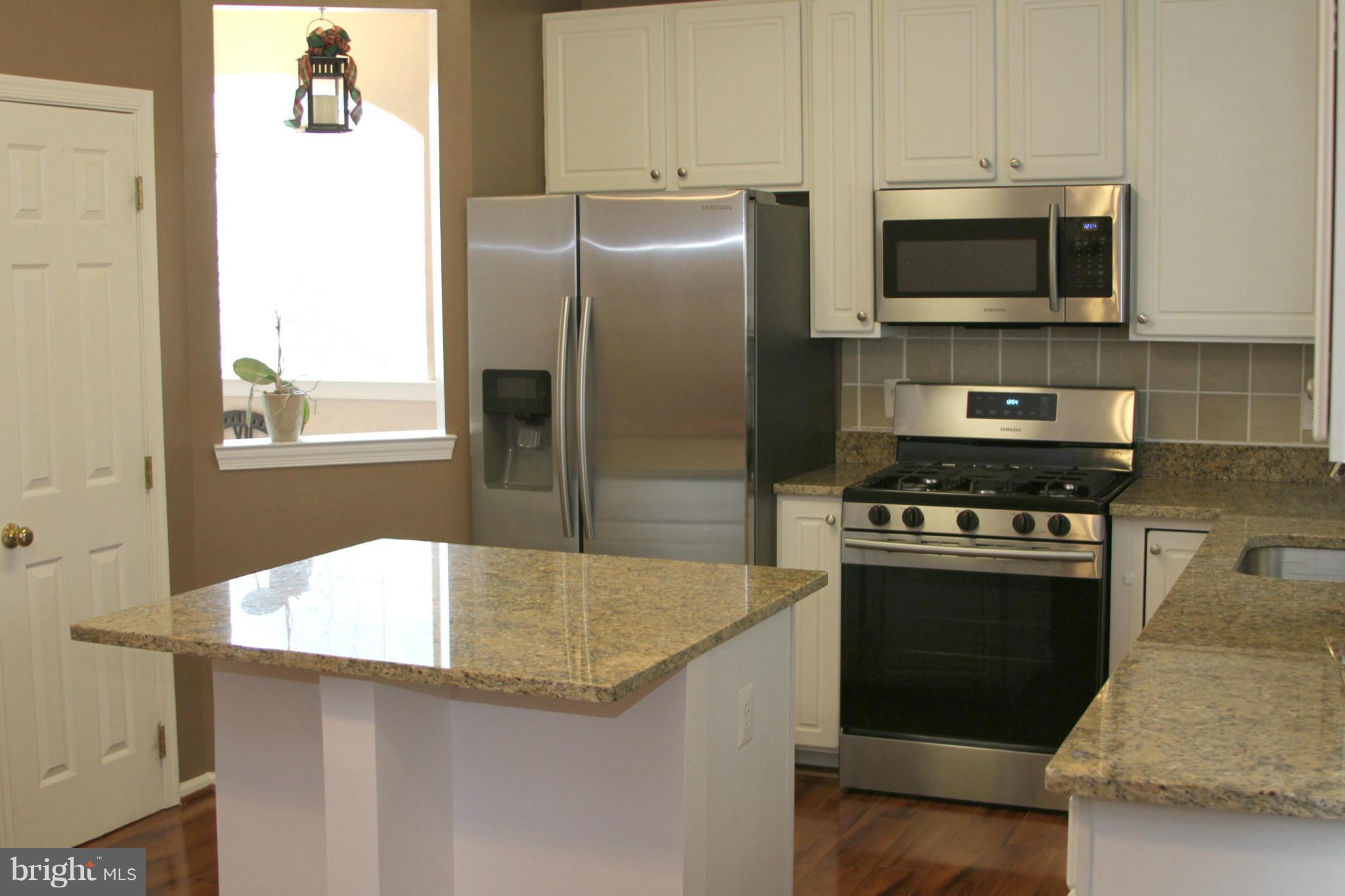 42853 Golf View Drive Chantilly, VA 20152 - Photo 3 of 16 Kitchen