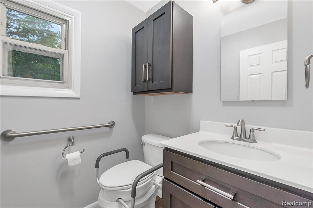 11512 Center Road Fenton, MI 48430 - Photo 21 of 45