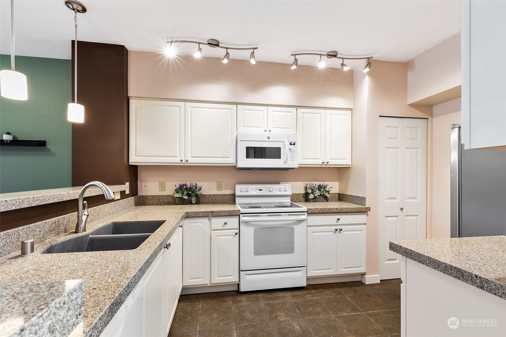 2009 196th Street Southeast, Unit E203 Bothell, WA 98012 - Photo 3 of 22 Gallery Image 3