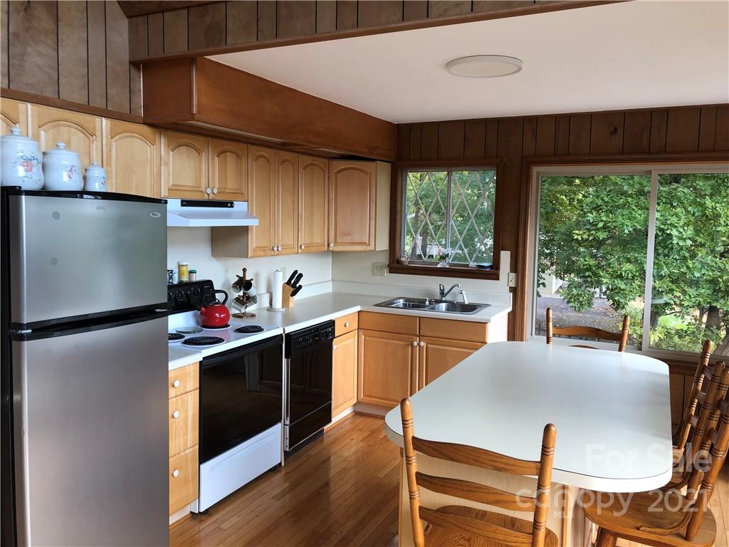 135 Ridge View Circle Lake Lure, NC 28746 - Photo 33 of 41 Gallery Image 33