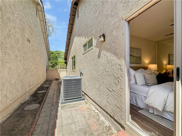 $1,044,900 | 23611 Villena, Mission Viejo, CA 92692
