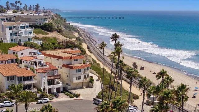 $2,195,000 | 121 Boca De La Playa, Unit 1, San Clemente, CA 92672