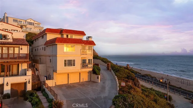 $2,195,000 | 121 Boca De La Playa, Unit 1, San Clemente, CA 92672