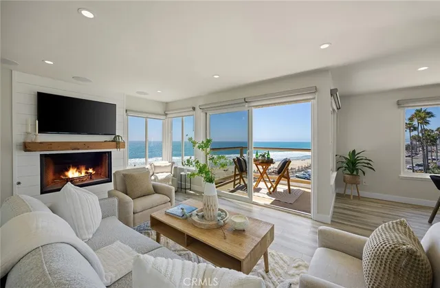 $2,195,000 | 121 Boca De La Playa, Unit 1, San Clemente, CA 92672