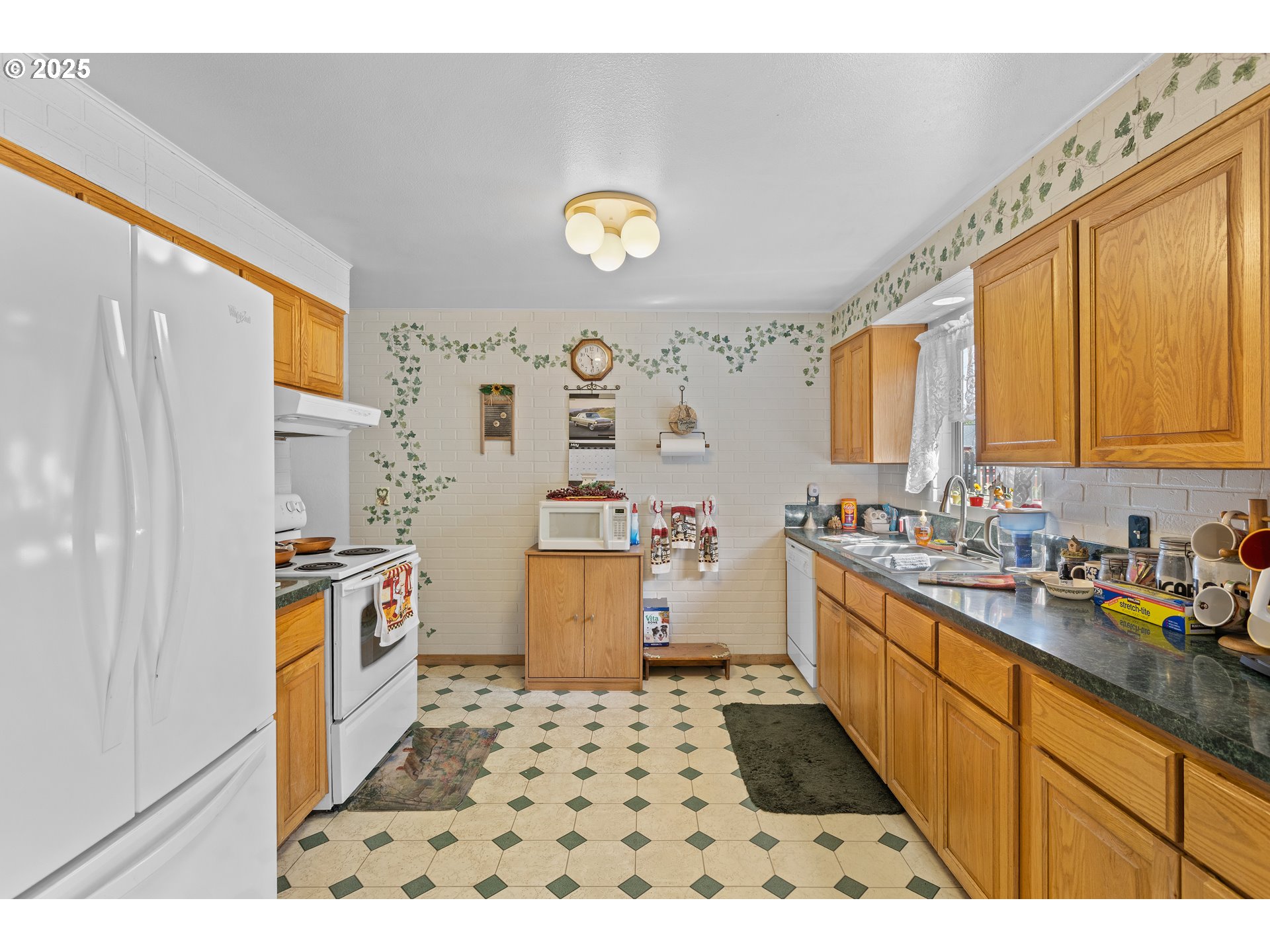 231 Chestnut Street Myrtle Creek, OR 97457 - Photo 12 of 39