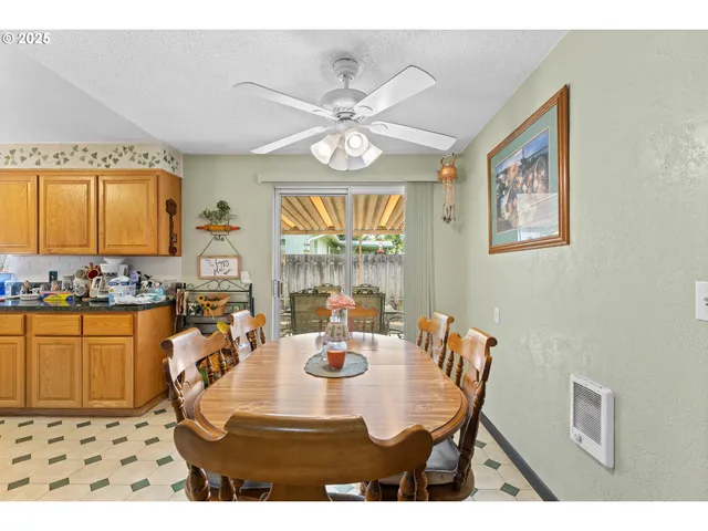 $340,000 | 231 Chestnut Street, Myrtle Creek, OR 97457