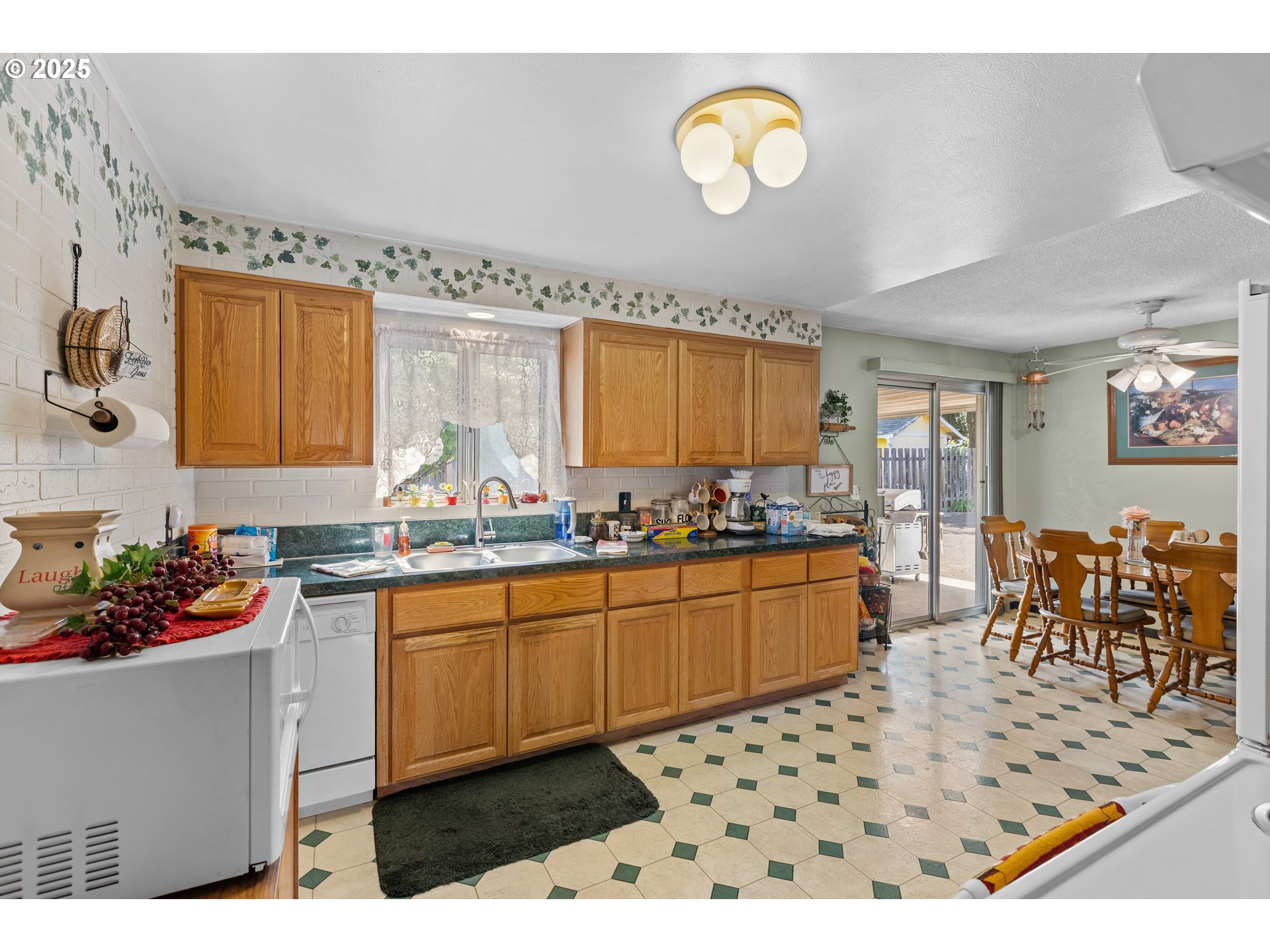 231 Chestnut Street Myrtle Creek, OR 97457 - Photo 16 of 39