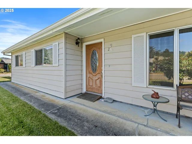 $340,000 | 231 Chestnut Street, Myrtle Creek, OR 97457