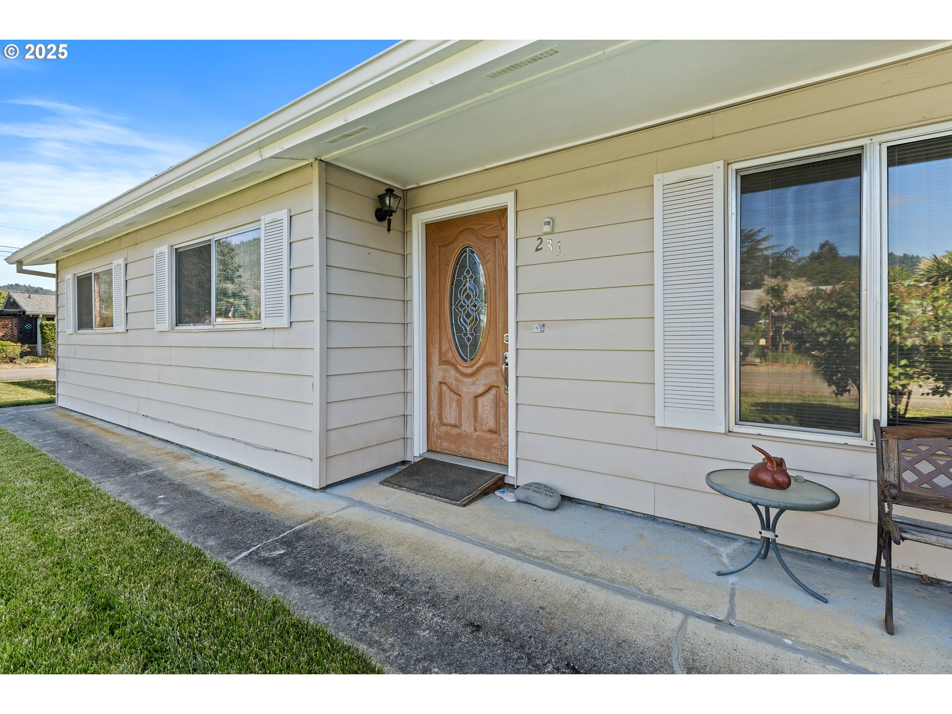 231 Chestnut Street Myrtle Creek, OR 97457 - Photo 3 of 39