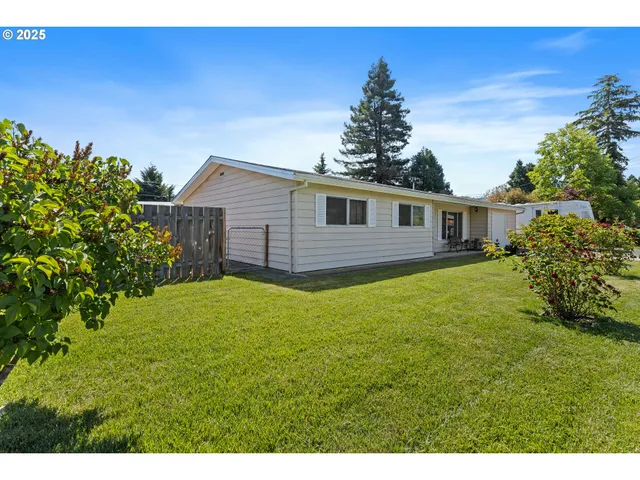 $340,000 | 231 Chestnut Street, Myrtle Creek, OR 97457