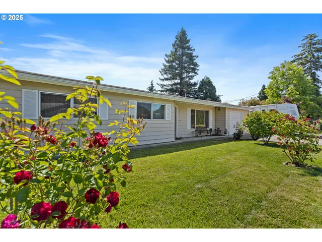 $340,000 | 231 Chestnut Street, Myrtle Creek, OR 97457