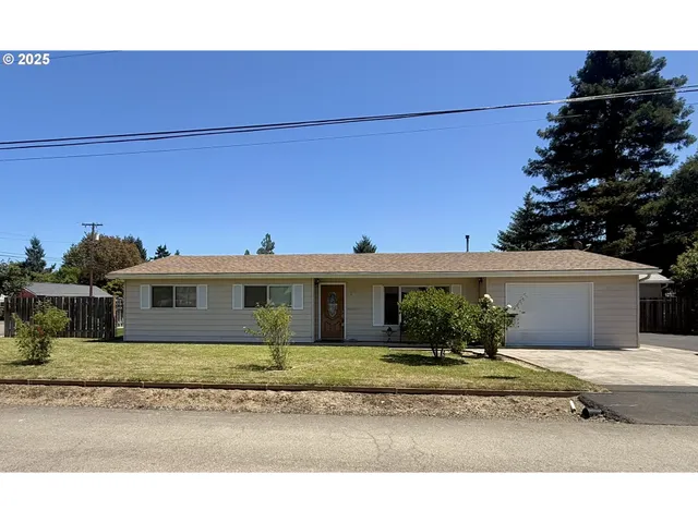 $340,000 | 231 Chestnut Street, Myrtle Creek, OR 97457