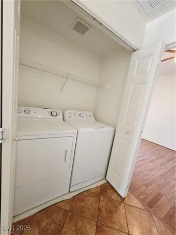 $1,450 | 520 Arrowhead Trail, Unit 422, Henderson, NV 89015