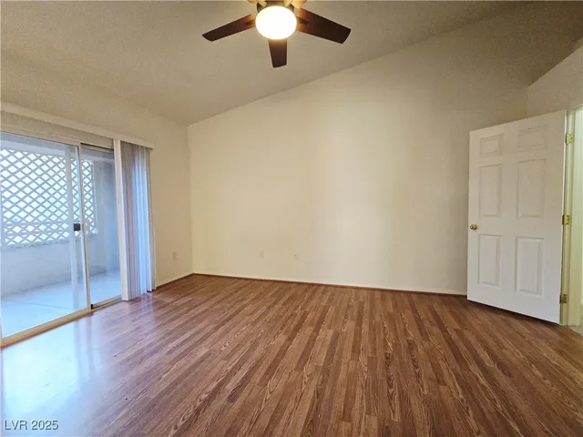 $1,450 | 520 Arrowhead Trail, Unit 422, Henderson, NV 89015