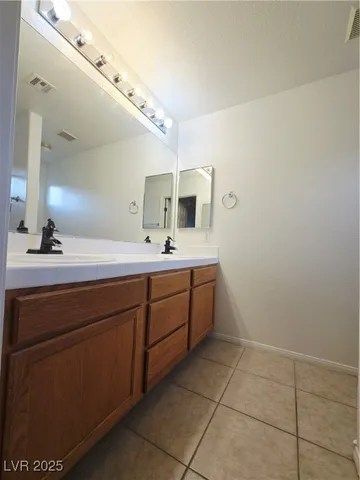 $1,450 | 520 Arrowhead Trail, Unit 422, Henderson, NV 89015