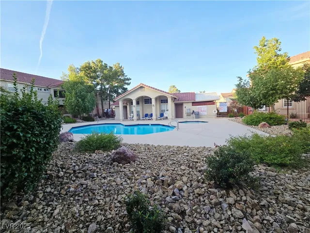 $1,450 | 520 Arrowhead Trail, Unit 422, Henderson, NV 89015