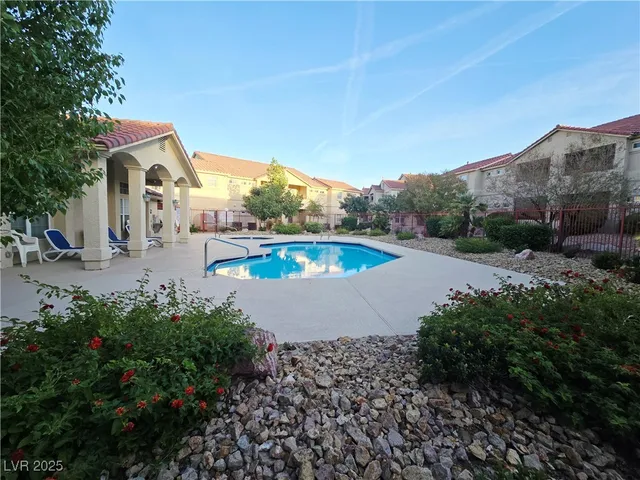 $1,450 | 520 Arrowhead Trail, Unit 422, Henderson, NV 89015