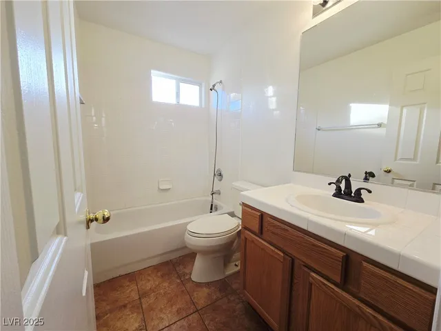 $1,450 | 520 Arrowhead Trail, Unit 422, Henderson, NV 89015