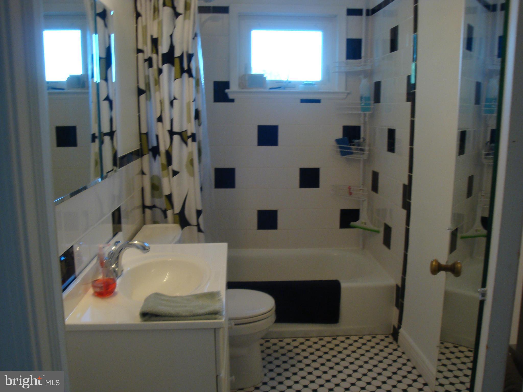 1111 Deanwood Road Baltimore, MD 21234 - Photo 12 of 28 Bath