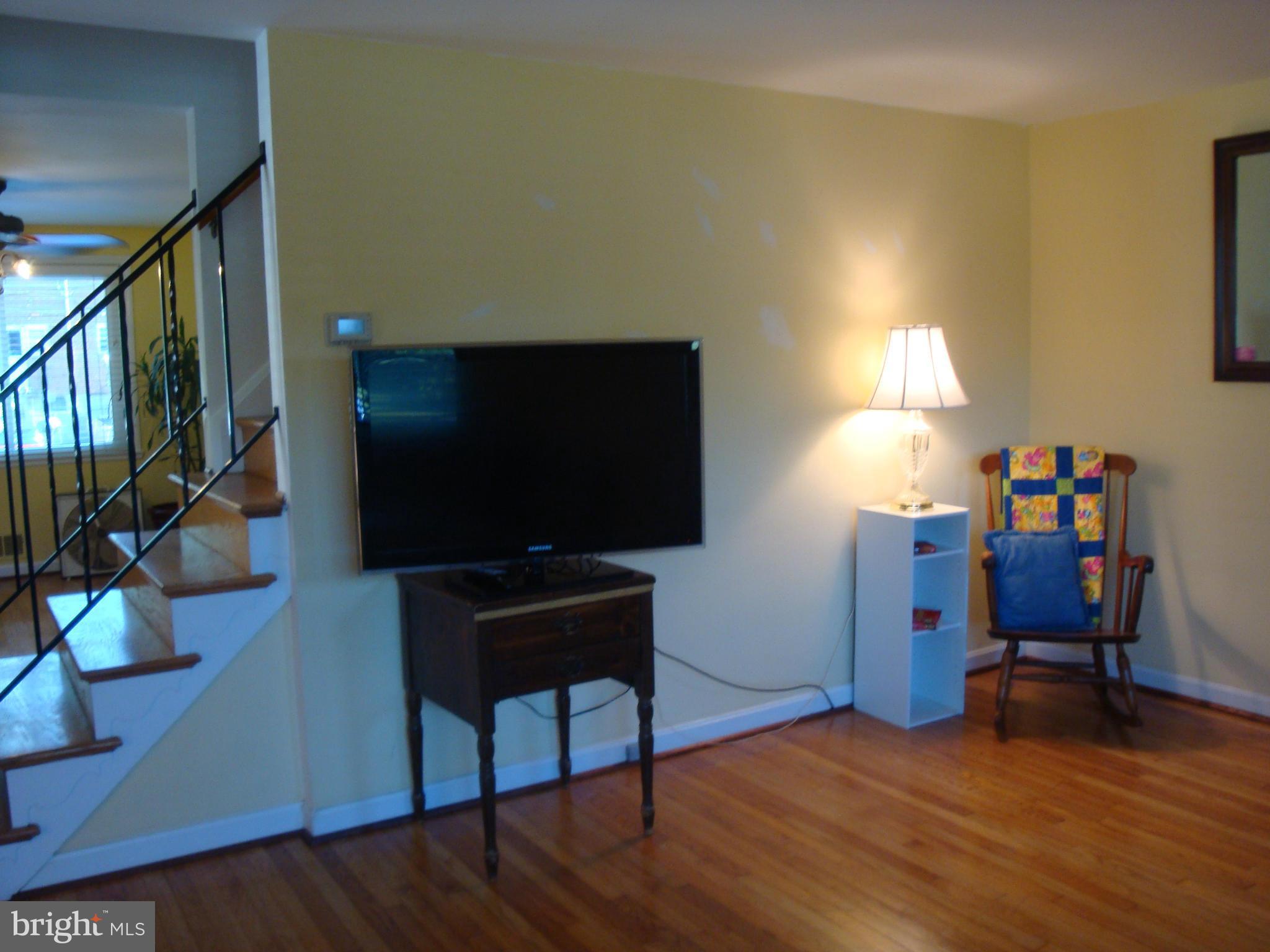 1111 Deanwood Road Baltimore, MD 21234 - Photo 3 of 28 Living Room